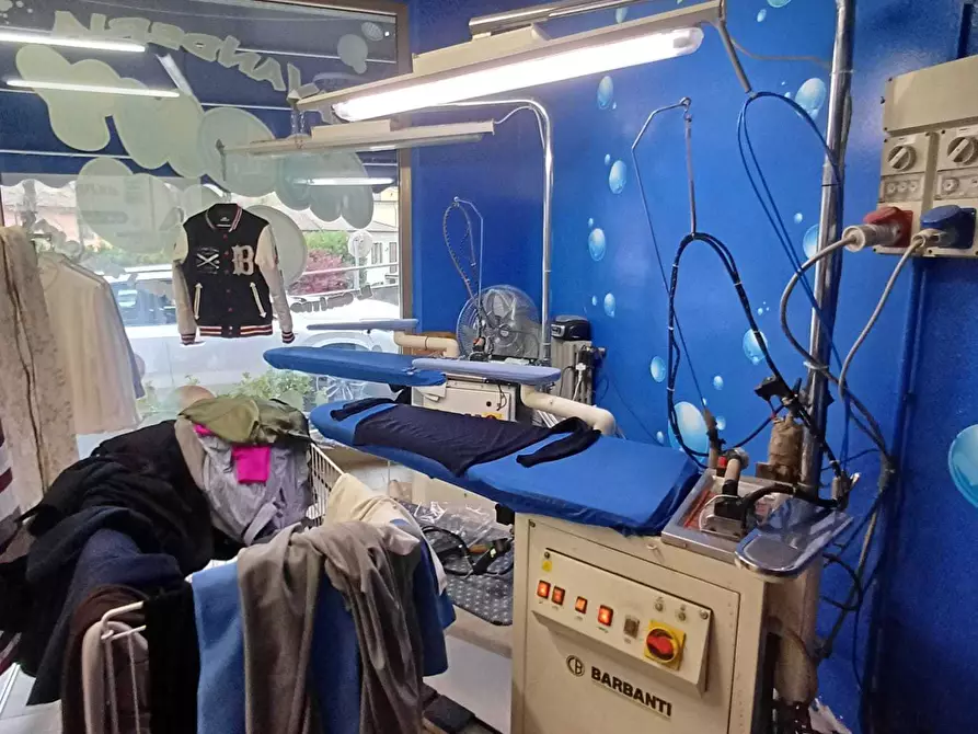 Immagine 9 di Attività commerciale in vendita  a Varano De' Melegari