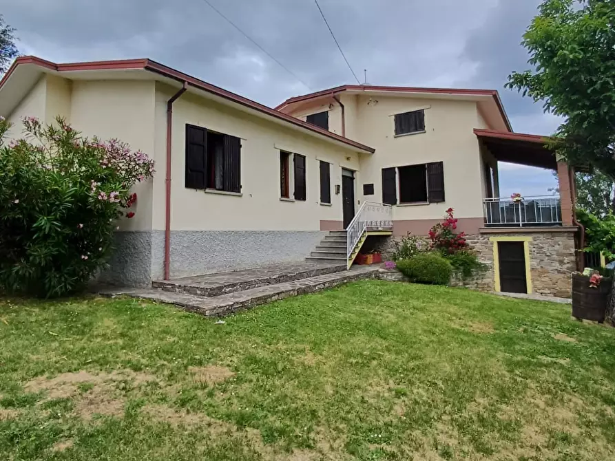 Immagine 2 di Casa indipendente in vendita  a Valmozzola