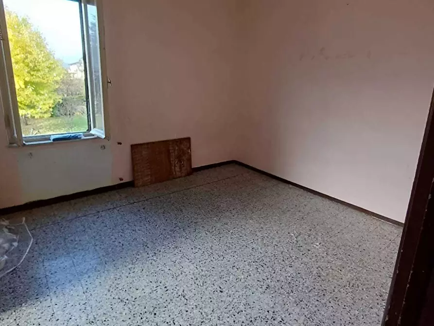 Immagine 25 di Trilocale in vendita  a Varano De' Melegari