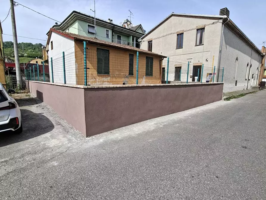 Immagine 1 di Casa indipendente in vendita  a Medesano