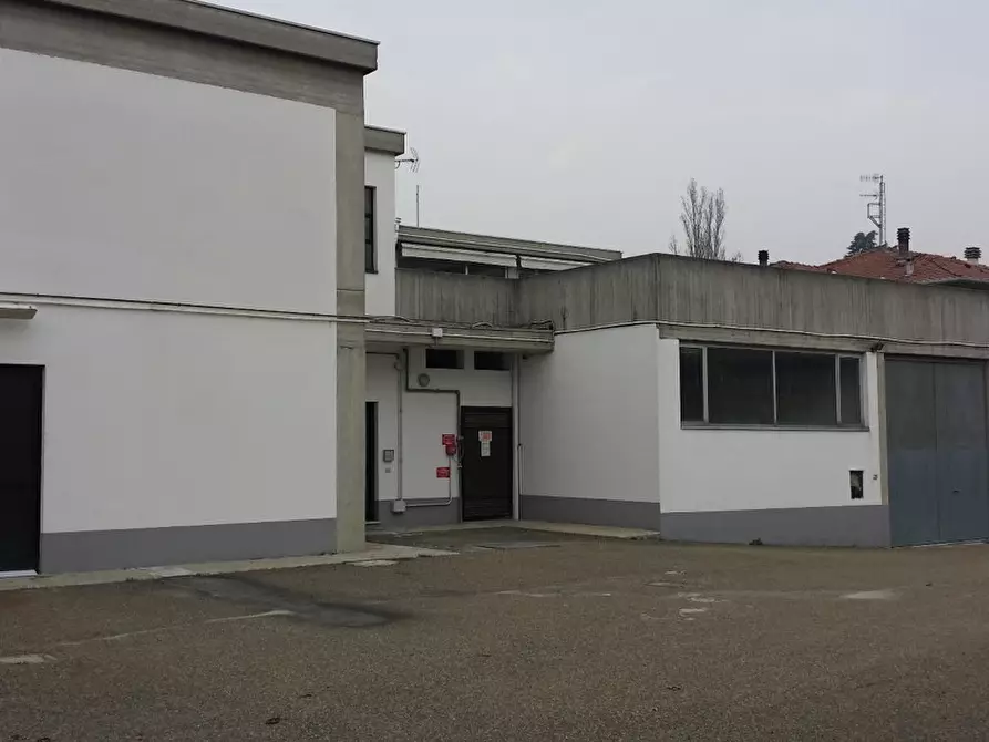 Immagine 38 di Attività artigianale in vendita  a Collecchio