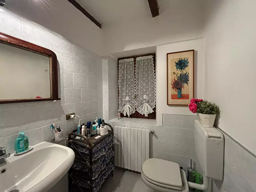 Immagine 36 di Porzione di casa in vendita  a Varano De' Melegari