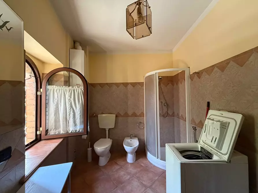 Immagine 15 di Bilocale in affitto  a Varano De' Melegari