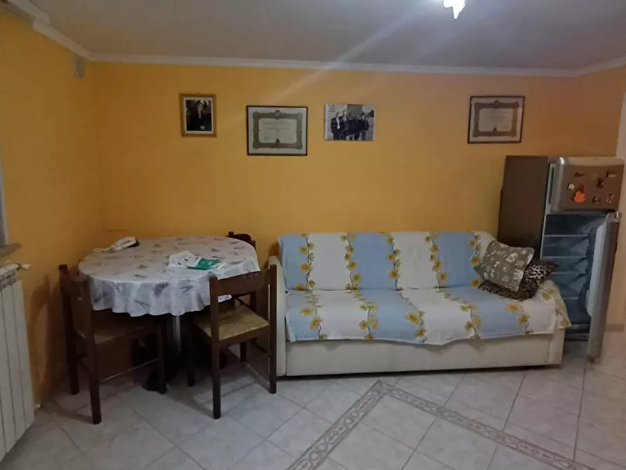 Immagine 6 di Bilocale in vendita  a Medesano