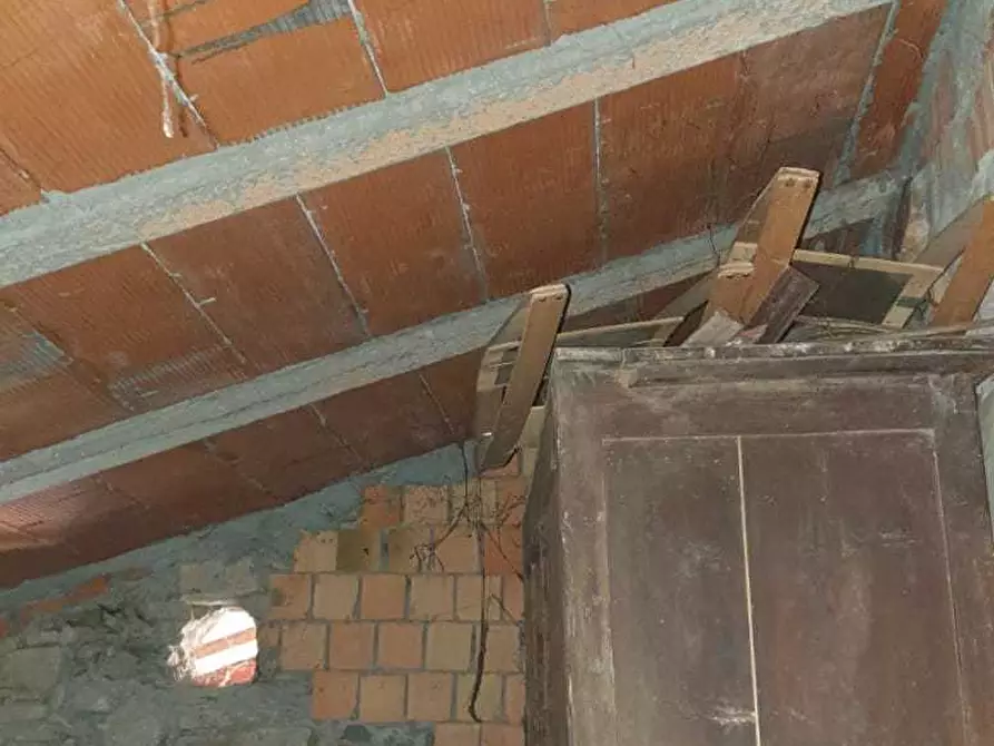 Immagine 13 di Porzione di casa in vendita  a Varsi