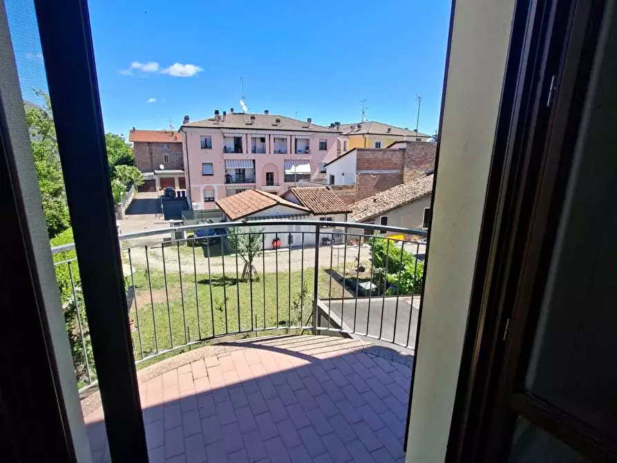 Immagine 14 di Monolocale in vendita  a Medesano