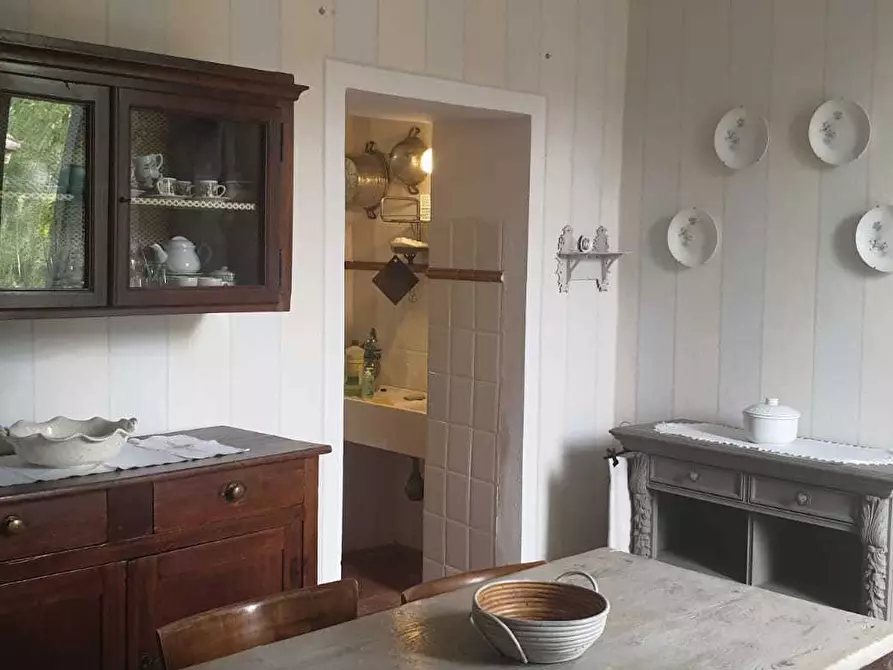 Immagine 8 di Bilocale in affitto  a Varano De' Melegari