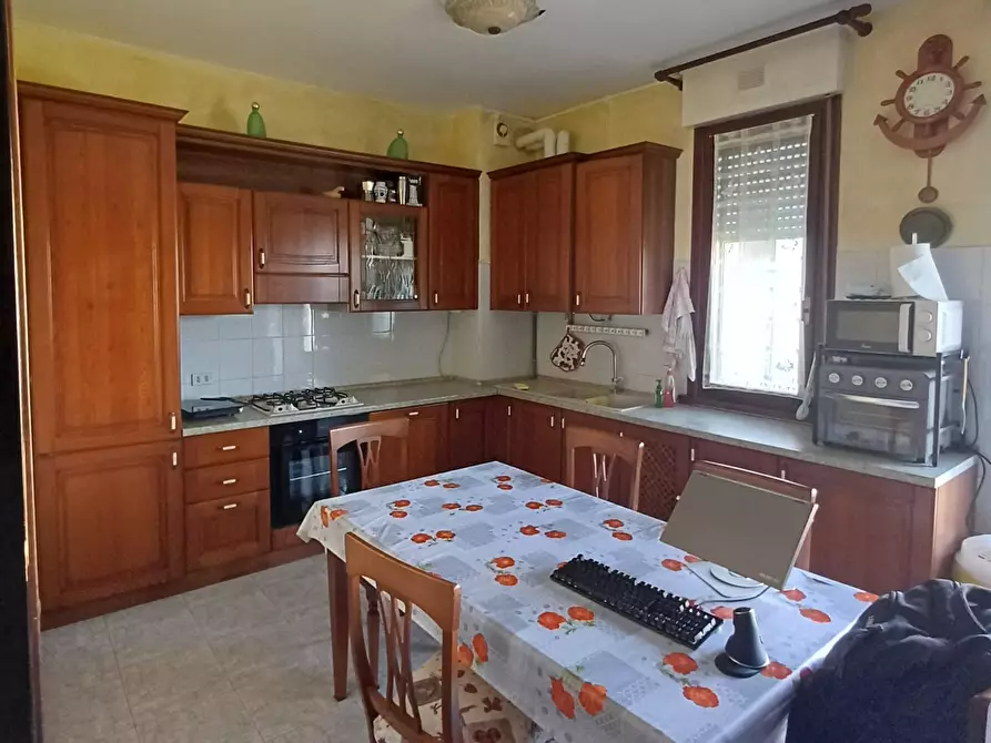 Immagine 9 di Trilocale in vendita  a Medesano