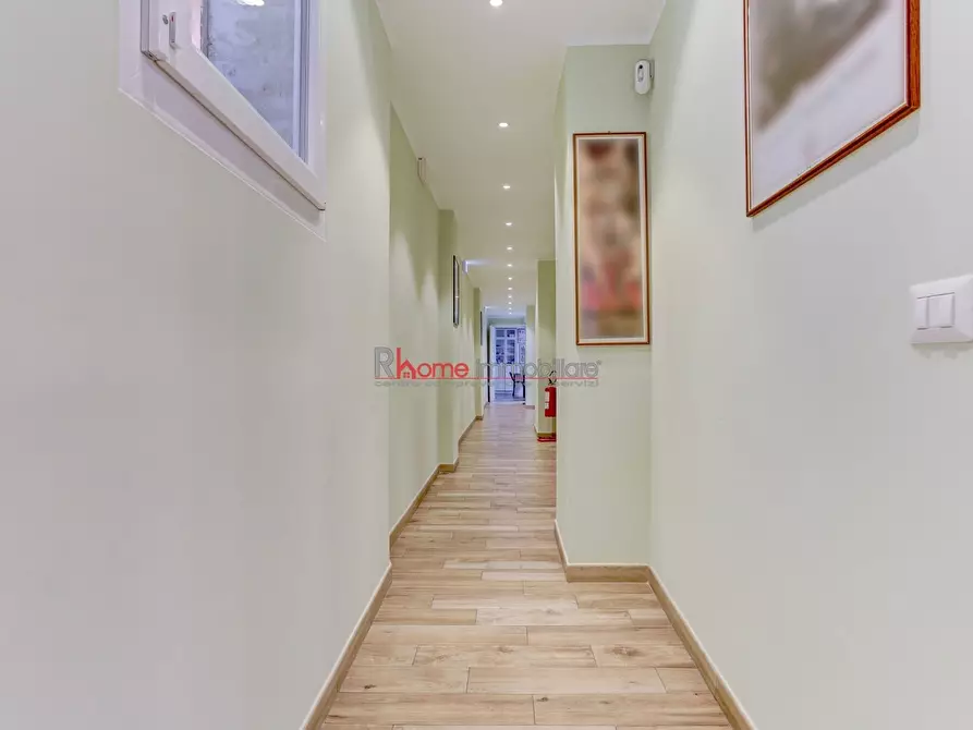 Immagine 14 di Locale commerciale in vendita  a Roma