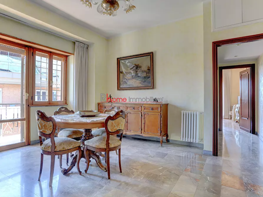 Immagine 8 di Trilocale in vendita  in Via Monte Lupo Fiorentino 99 a Roma