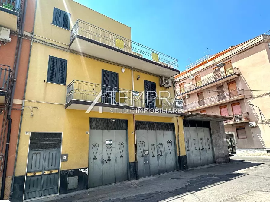 Immagine 2 di Casa indipendente in vendita  in Via Biviere 37 a Adrano
