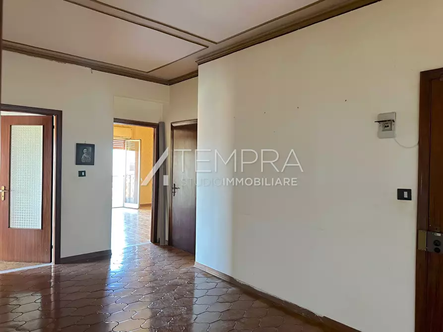 Immagine 16 di Appartamento in vendita  a Adrano