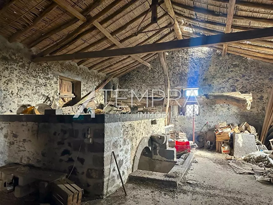 Immagine 12 di Rustico / casale in vendita  a Adrano