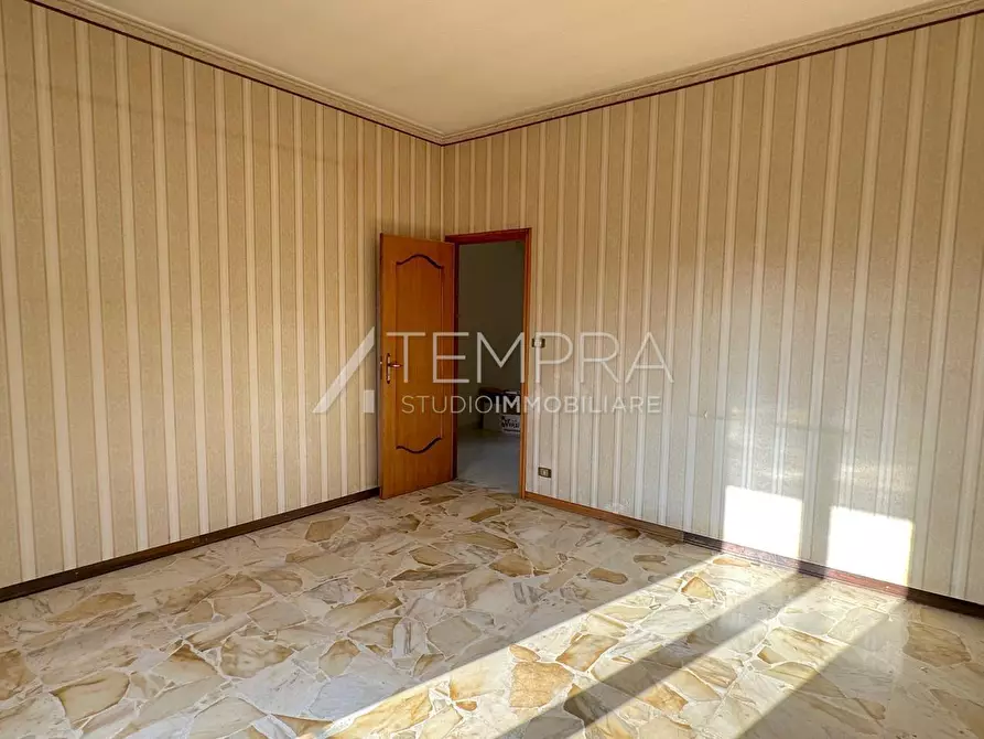 Immagine 8 di Appartamento in vendita  in VIA TOMMASEO 35 a Adrano