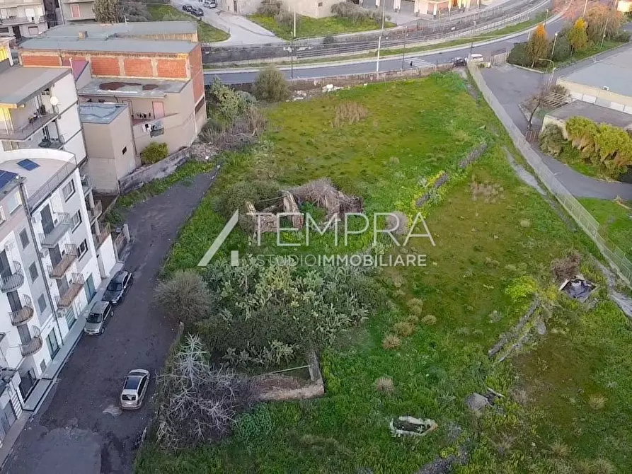 Immagine 2 di Terreno industriale in vendita  a Adrano