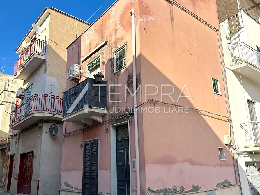 Immagine 15 di Casa indipendente in vendita  a Adrano