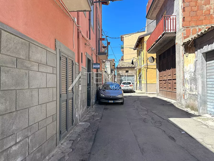 Immagine 3 di Casa indipendente in vendita  a Adrano