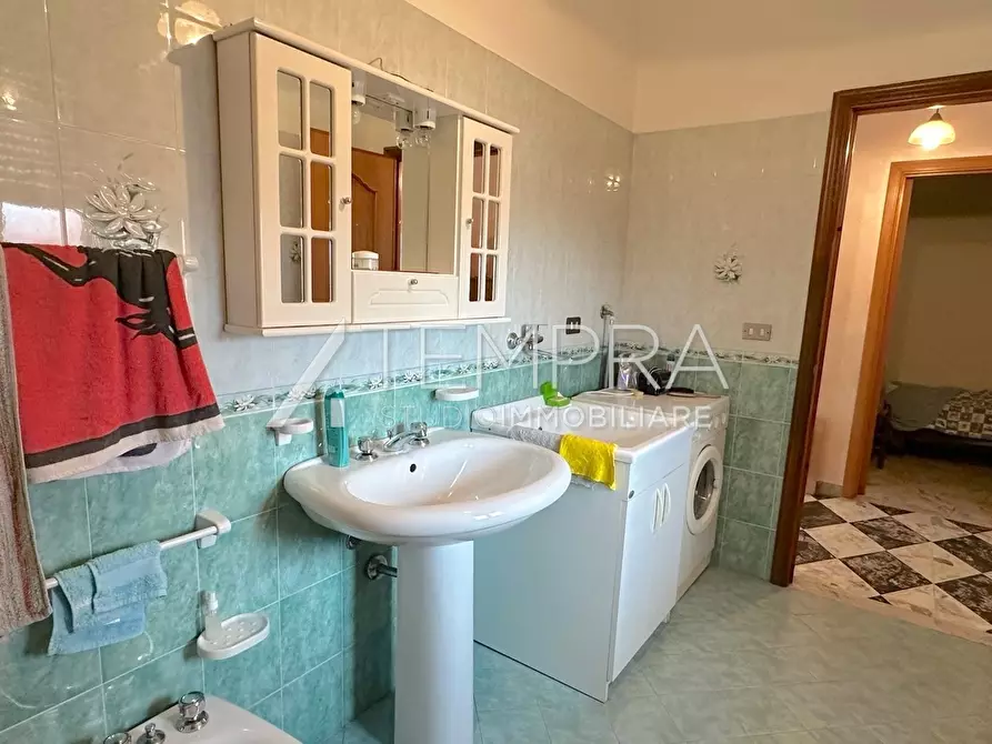 Immagine 8 di Appartamento in vendita  a Adrano