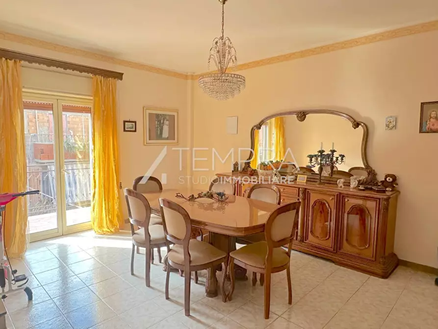 Immagine 5 di Appartamento in vendita  a Adrano