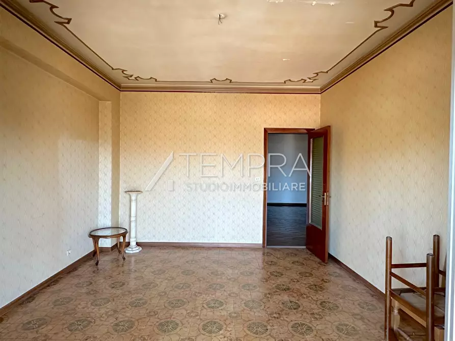 Immagine 11 di Appartamento in vendita  a Adrano