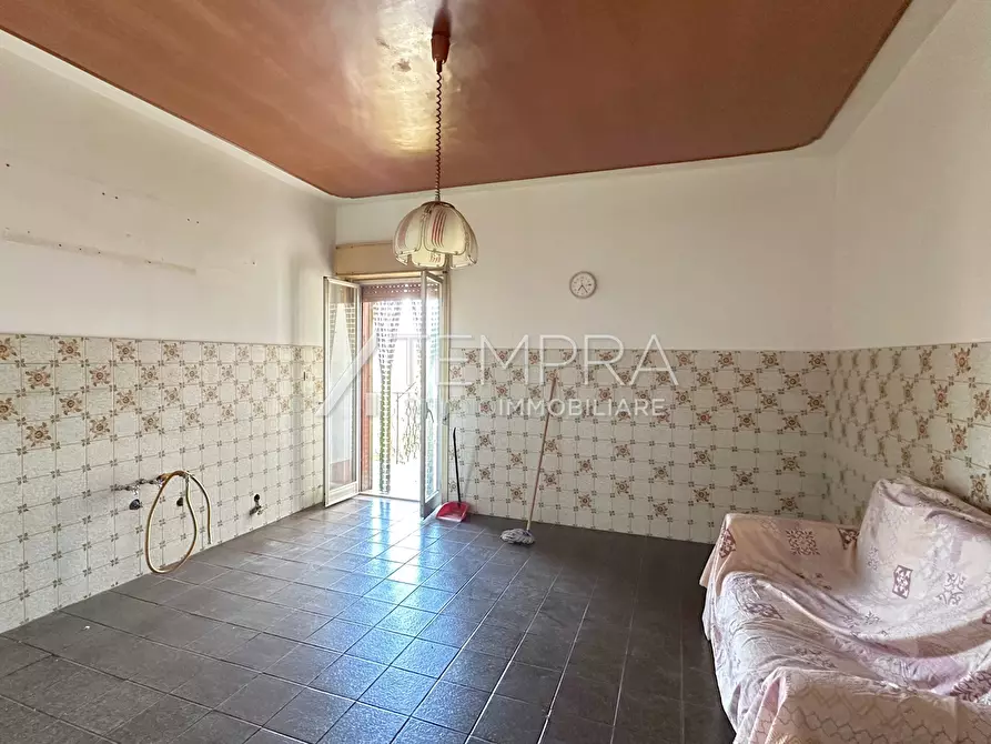 Immagine 14 di Appartamento in vendita  a Adrano