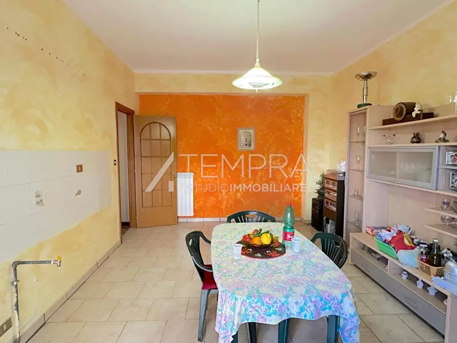 Immagine 3 di Appartamento in vendita  in Via della Regione 17 a Adrano