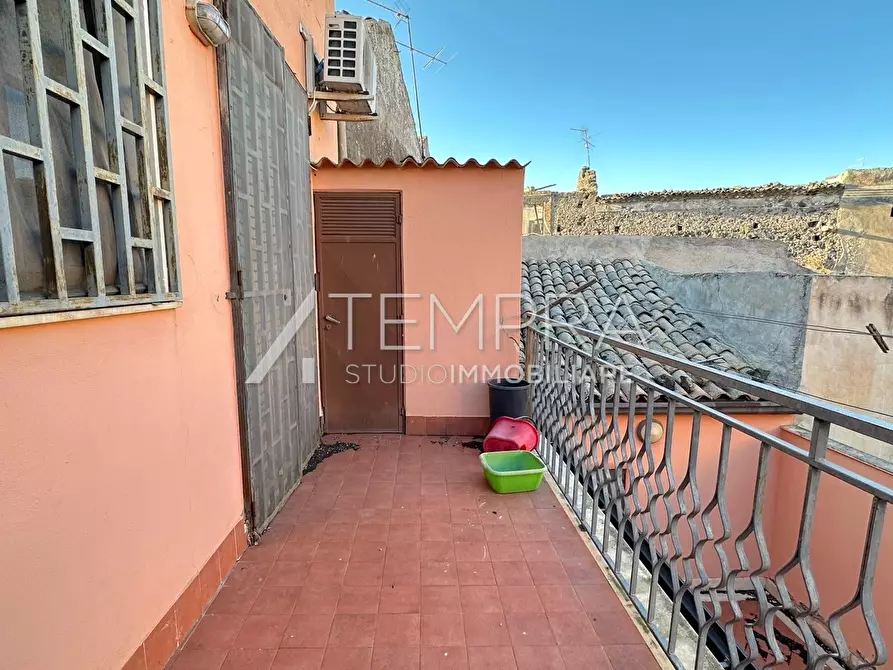 Immagine 23 di Appartamento in vendita  a Adrano