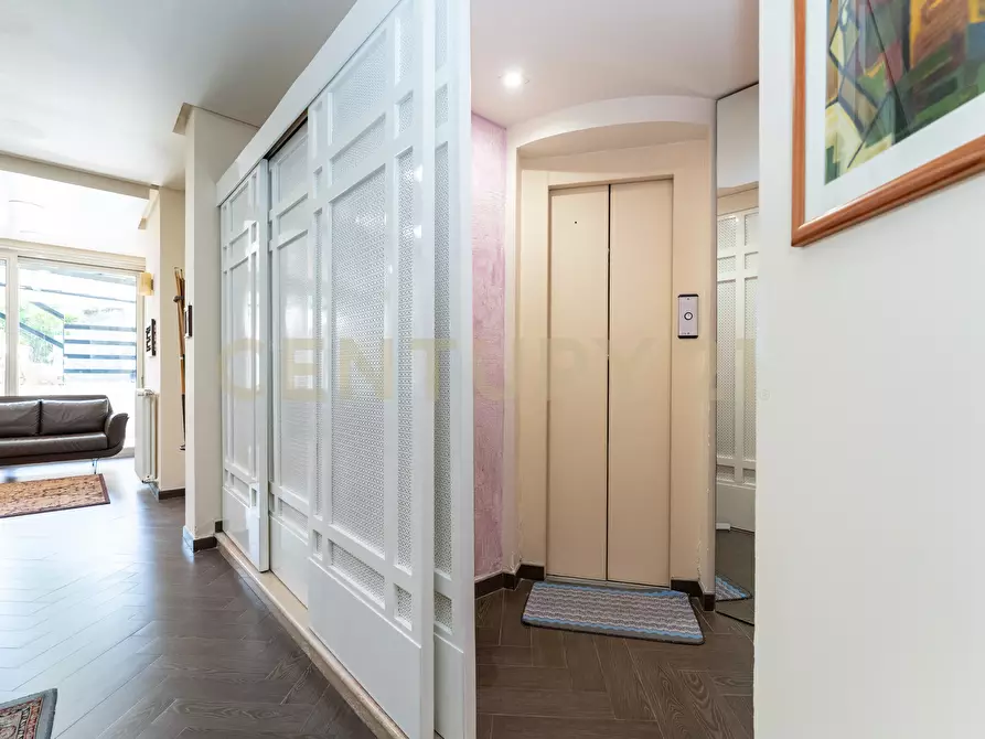 Immagine 35 di Villa in vendita  in Via G. Pezzana 11 a Aci Castello