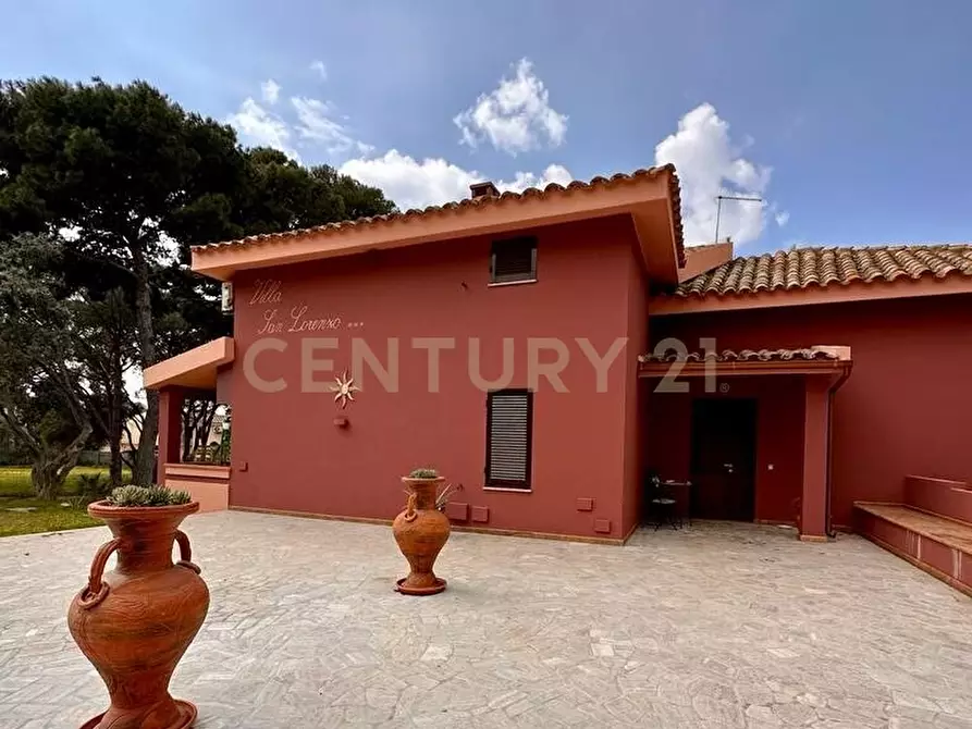 Immagine 3 di Villa in vendita  in Via dei Pioppi 57 a Quartu Sant'elena