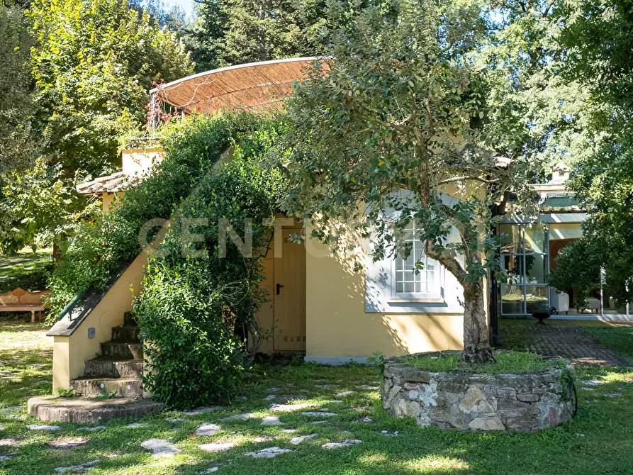 Immagine 31 di Villa in vendita  in Via Cassia 1951 a Roma