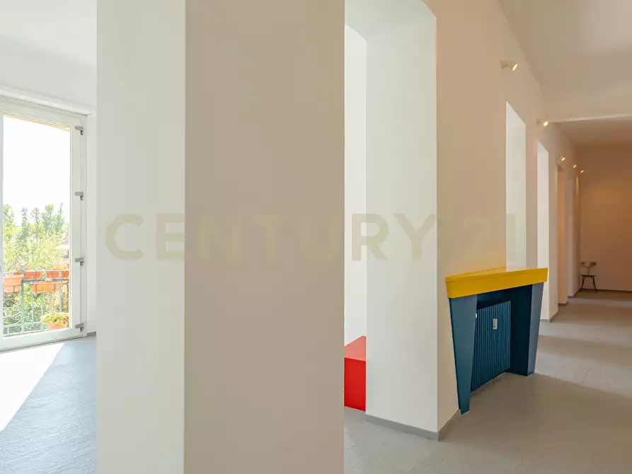 Immagine 30 di Attico in vendita  in Via Antonio Mordini 14 a Roma