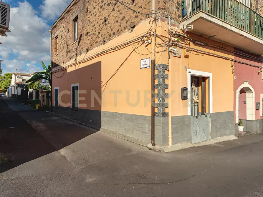 Immagine 12 di Bilocale in vendita  in via adelia 98 a Catania