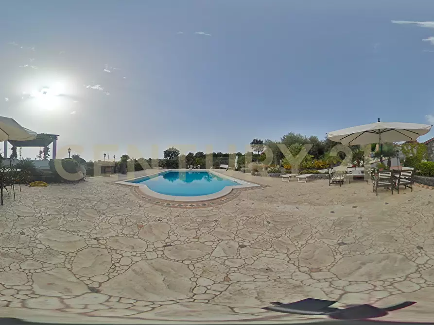 Immagine 96 di Villa in vendita  in Via Brinzio 20 a Aci Catena