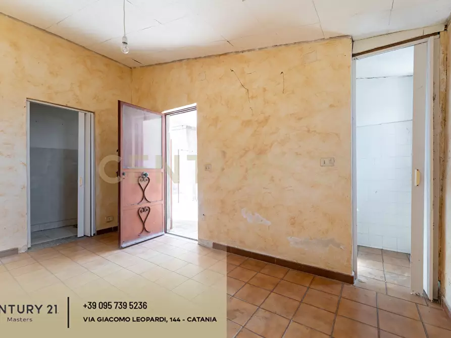 Immagine 88 di Quadrilocale in vendita  in Stradale Cravone 105 a Catania