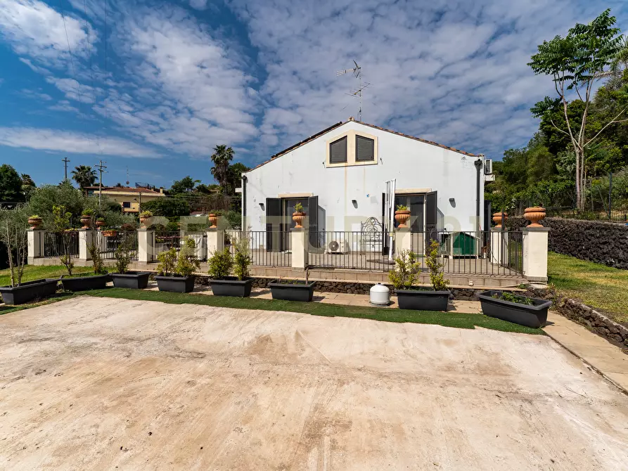 Immagine 25 di Villa in vendita  in Via Dietro Serra 2 a Viagrande