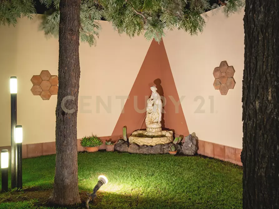 Immagine 83 di Villa in vendita  in Via Salemi 19 a Mascalucia