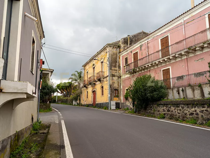 Immagine 11 di Casa indipendente in vendita  in Via Armando Diaz 83 a Zafferana Etnea