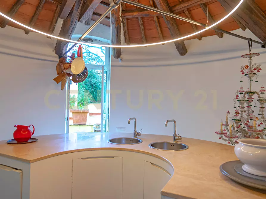 Immagine 16 di Villa in vendita  in Via Cassia 1951 a Roma