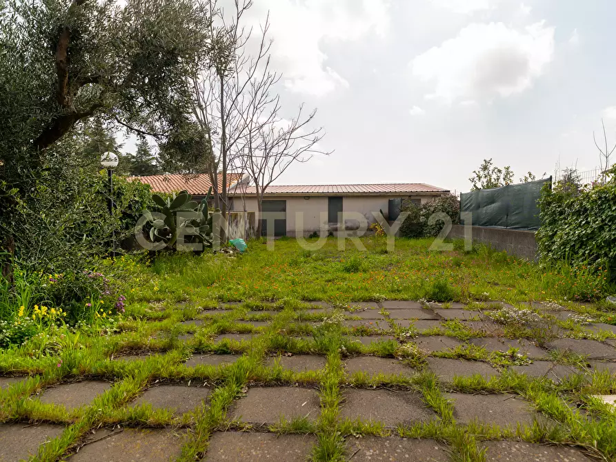 Immagine 67 di Casa bifamiliare in vendita  in Via Benedetto Croce 6 a Pedara