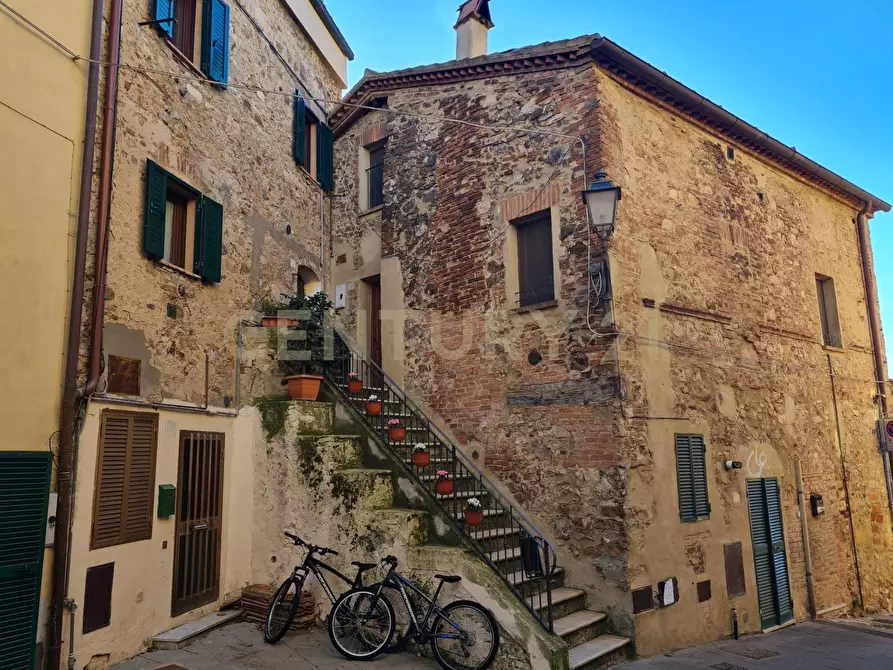 Immagine 1 di Casa semindipendente in vendita  a Cinigiano