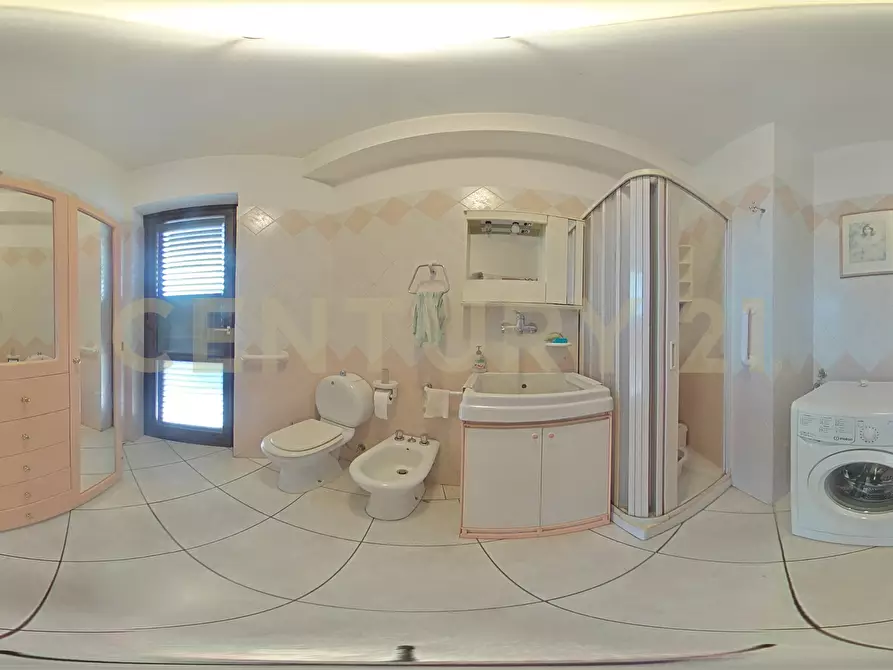Immagine 40 di Quadrilocale in affitto  in Via della Regione 105 a San Giovanni La Punta