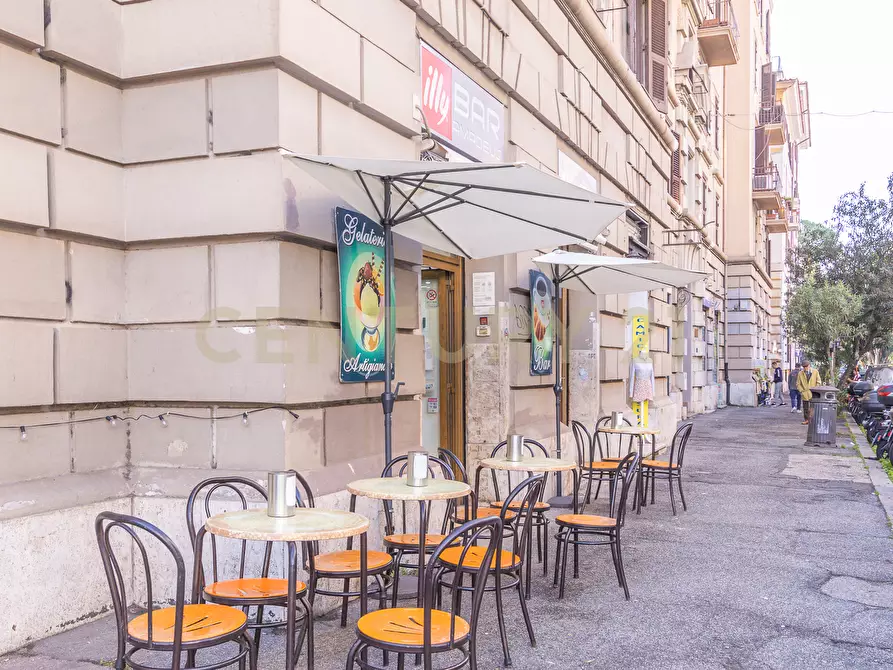 Immagine 23 di Quadrilocale in vendita  in Via Nemorense 26/28 a Roma