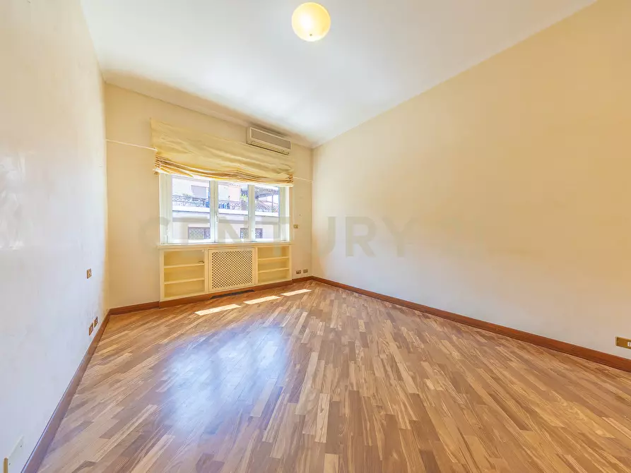 Immagine 45 di Trilocale in vendita  in Via Bevagna 56 a Roma