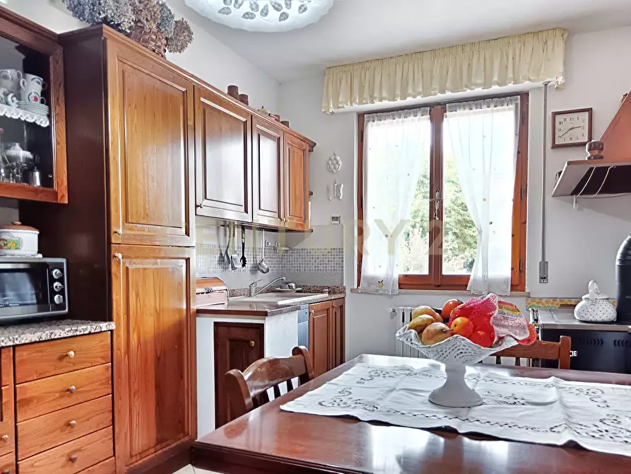 Immagine 11 di Pentalocale in vendita  in Via della Rupe 47 a Abbadia San Salvatore