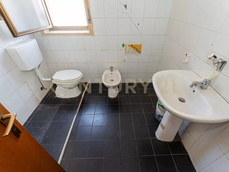 Immagine 16 di Trilocale in vendita  in Via Firenze 112 a Aci Castello