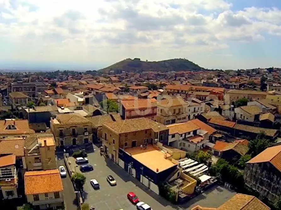 Immagine 140 di Casa indipendente in vendita  in Via Giuseppe Garibaldi 68-70-72 a Nicolosi