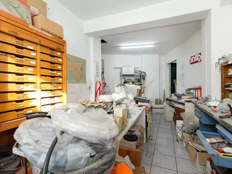 Immagine 30 di Pentalocale in vendita  in Via Pietra dell'Ova 396396 a Tremestieri Etneo