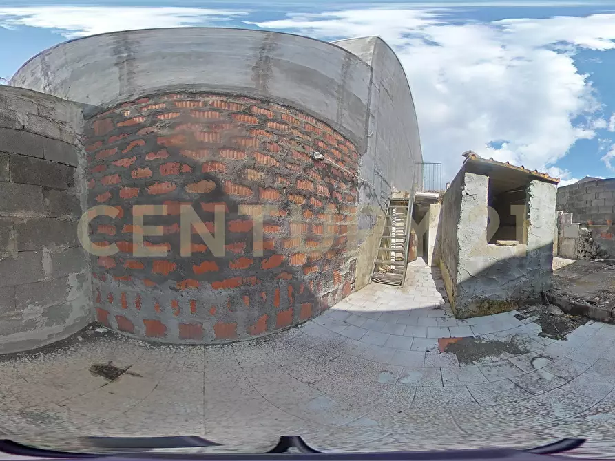 Immagine 41 di Casa indipendente in vendita  in Via Duca di Massa 17/19 a Aci Castello