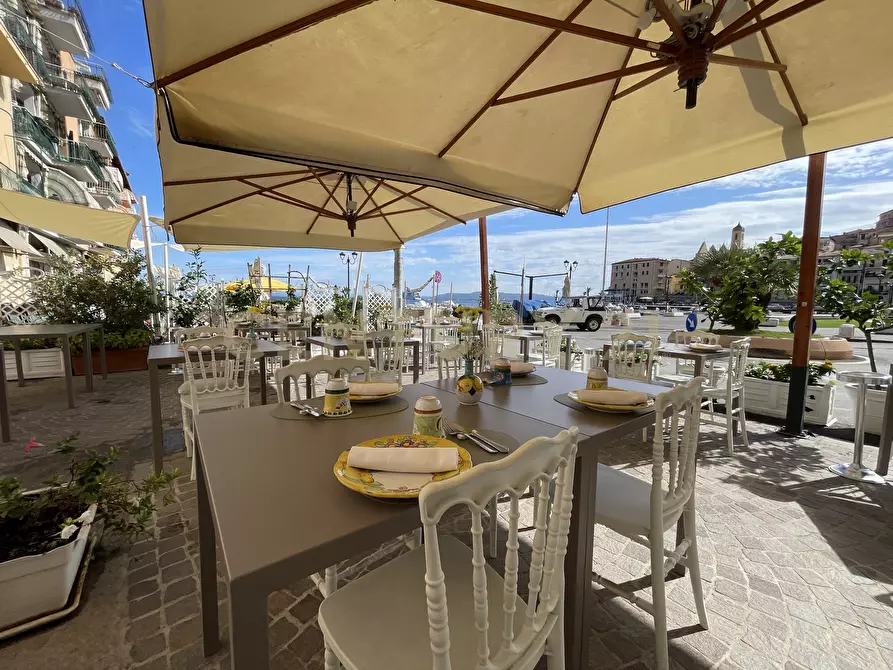 Immagine 6 di Locale commerciale in vendita  in Via del Molo 1 a Monte Argentario