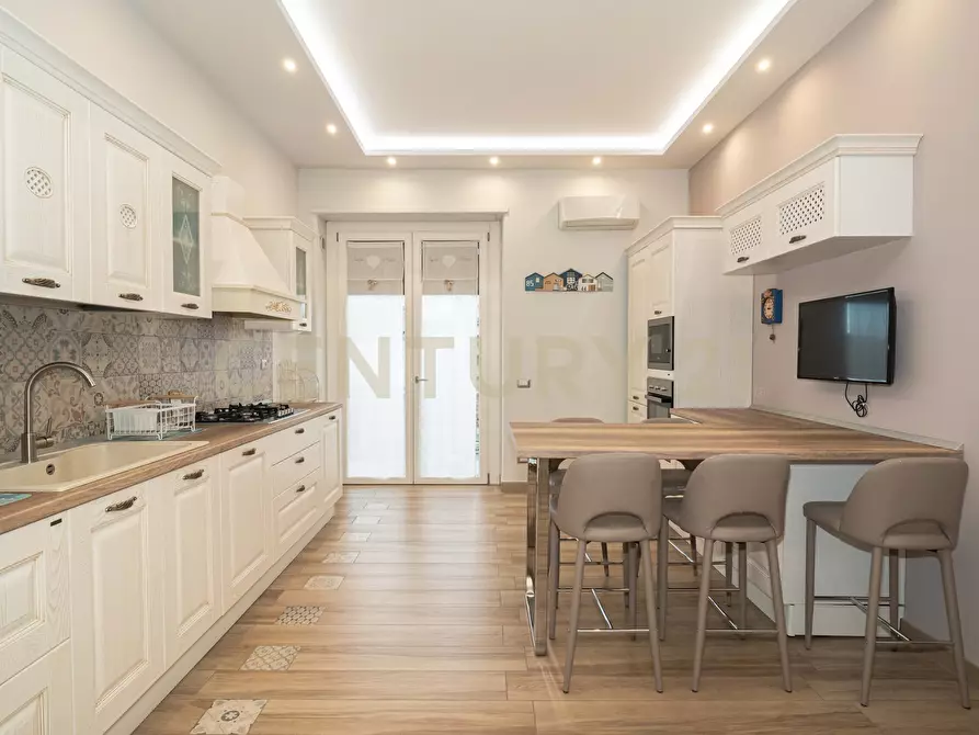 Immagine 14 di Pentalocale in vendita  in Via Rasà 3 a Catania